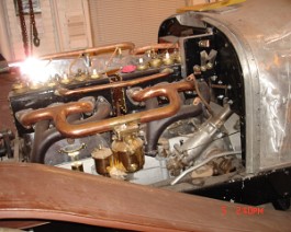 1915 Crane Simplex Gentlemen's Speedster DSC03430 Original Newcombe carburetor installed.