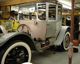 1915 Cadillac Type 51 Landaulet Dsc00007 Left side showing new fenders, door, and wheels.