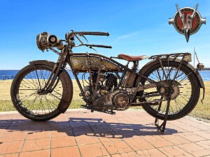 1918 Reading Standard 18-T V-Twin